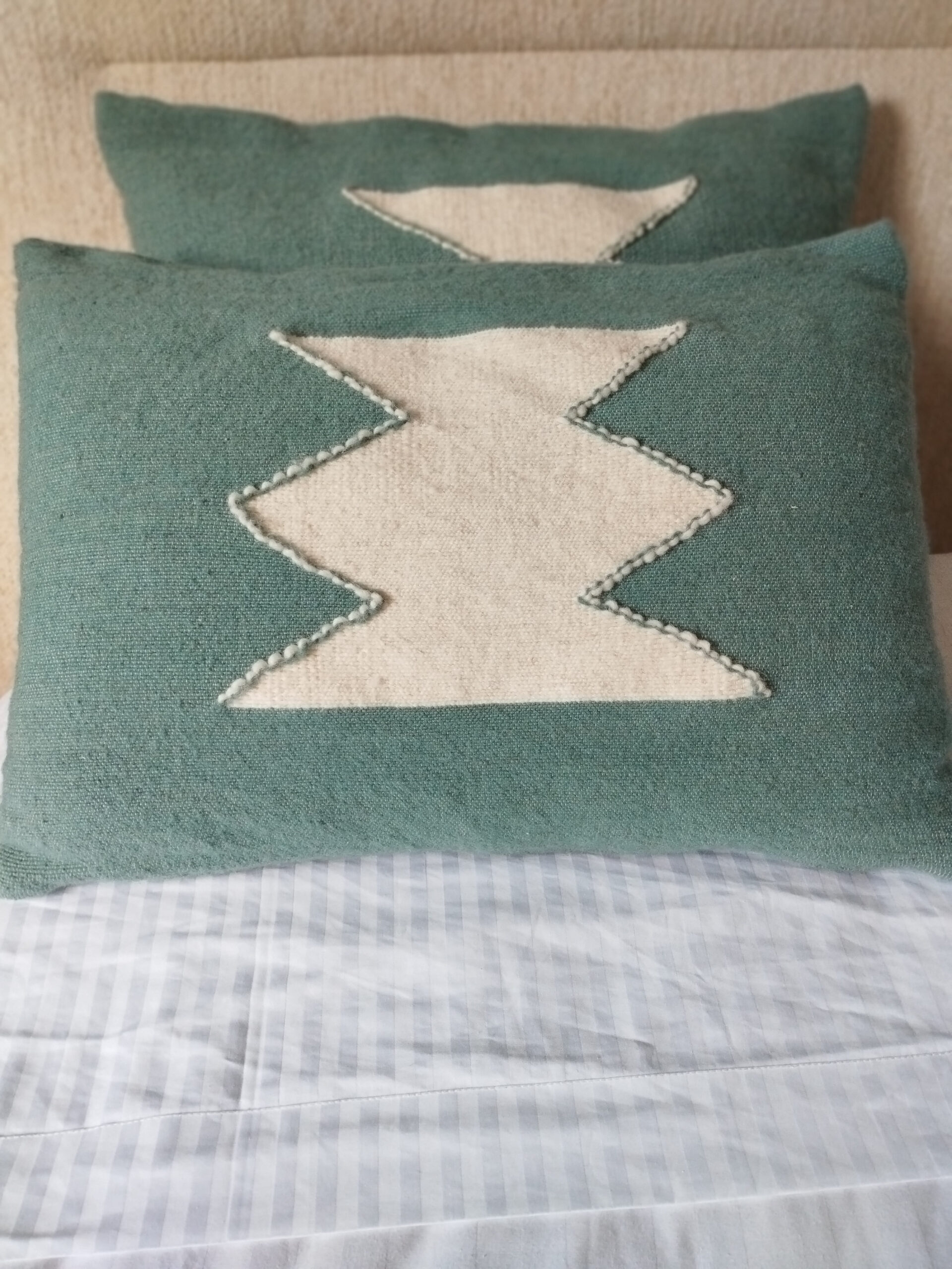 Housse de coussin en laine bleu clair – Image 12