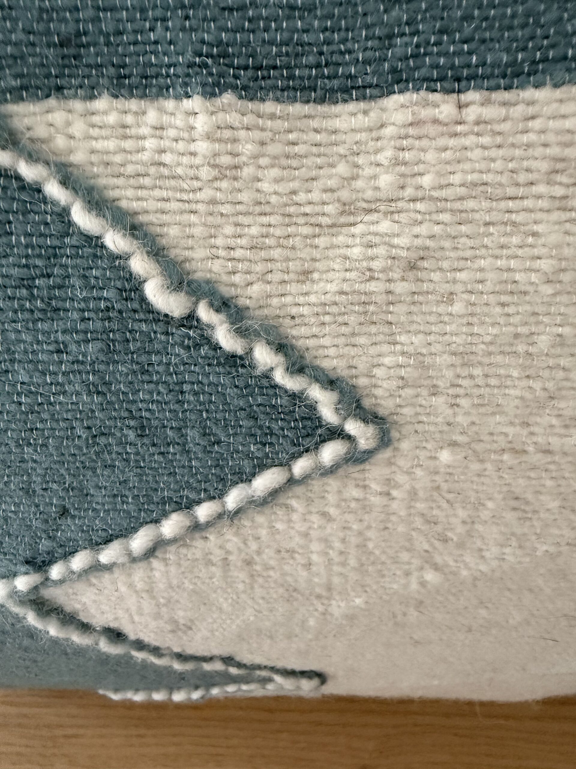 Housse de coussin en laine bleu clair – Image 9