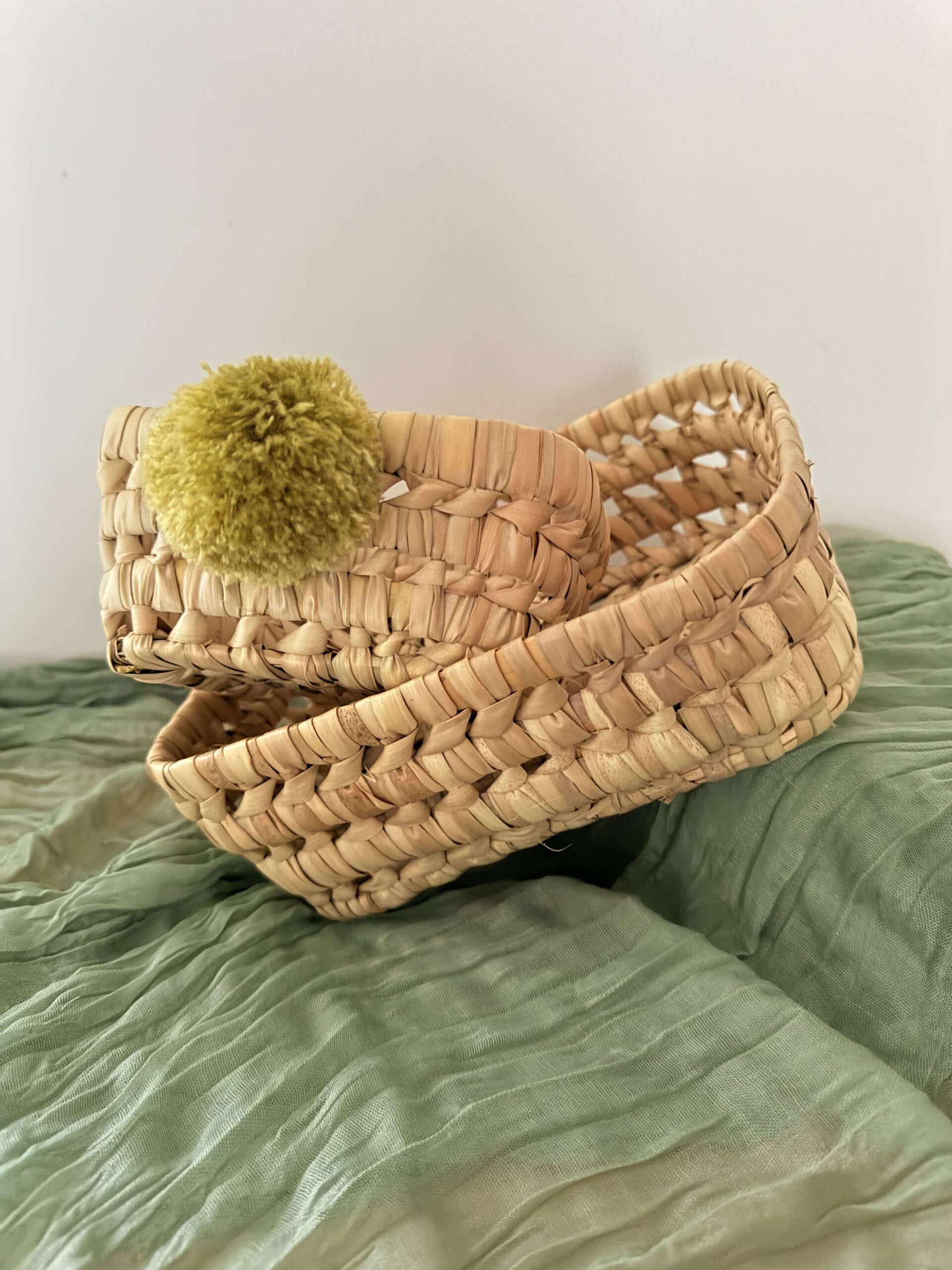 Panières en Osier Naturel Décorées de Pompons