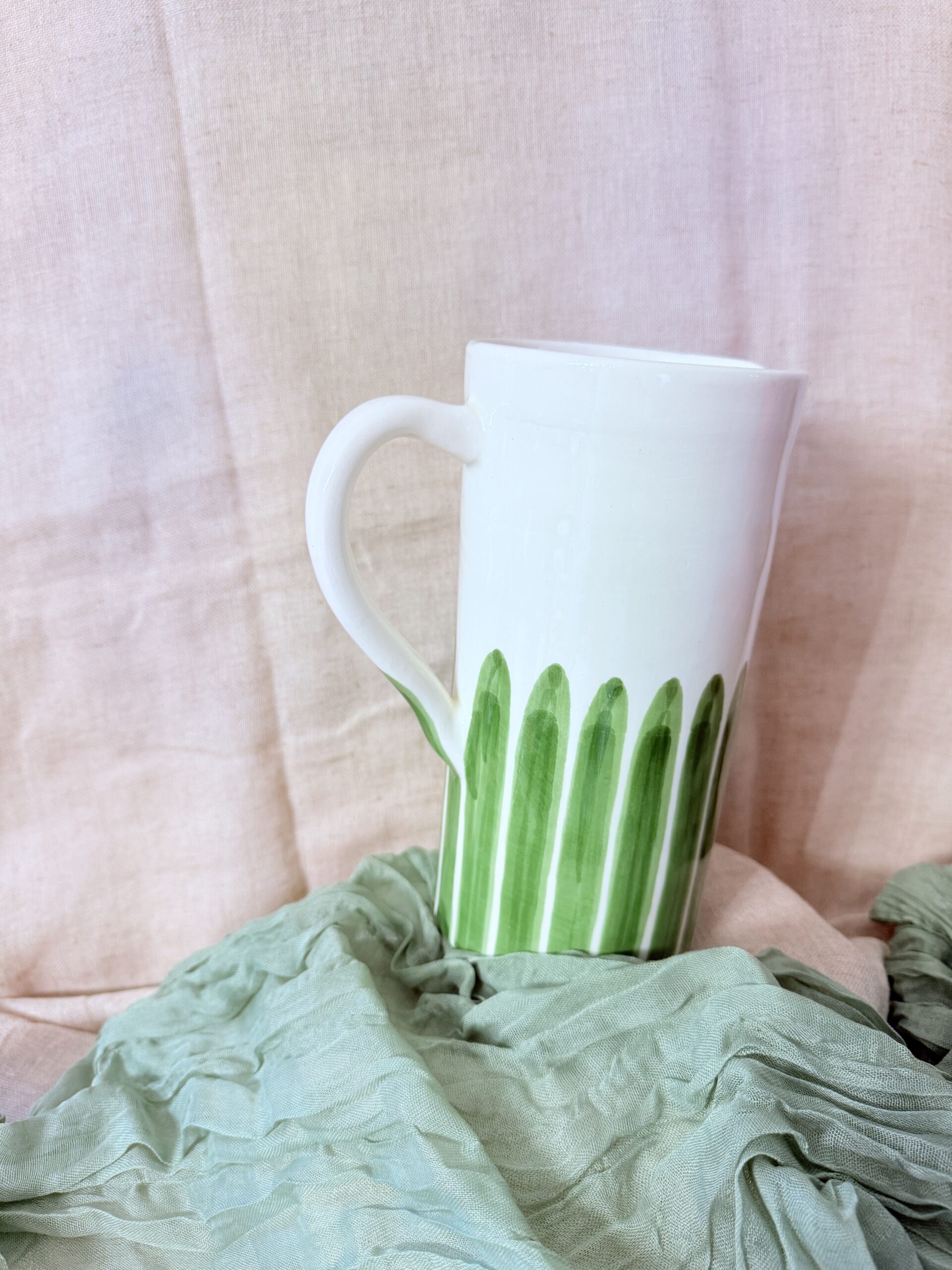 Pichet en Céramique Fait Main, Décor Rayures Vertes Artisanales – Image 4