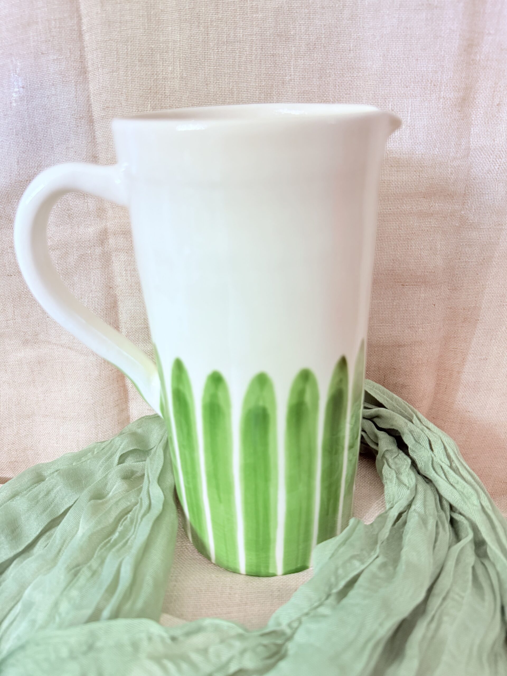 Pichet en Céramique Fait Main, Décor Rayures Vertes Artisanales – Image 6