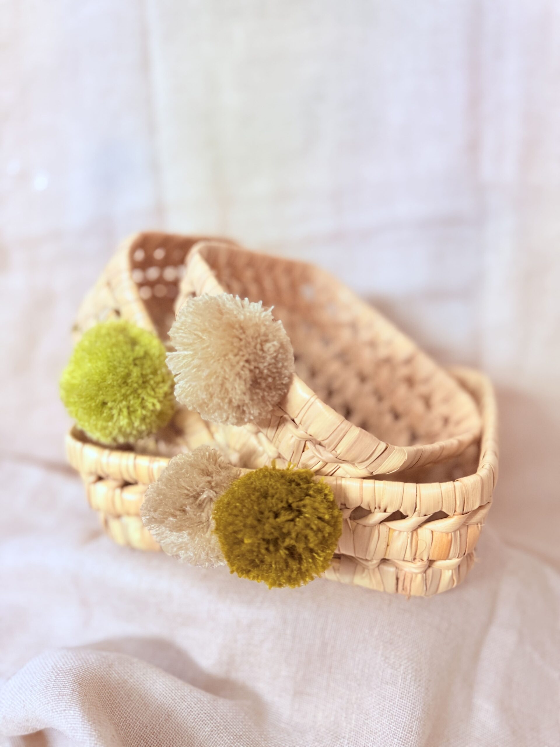 Panières en Osier Naturel Décorées de Pompons – Image 3