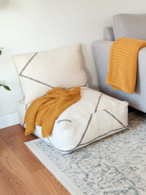 Pouf Kilim beige et son coussin